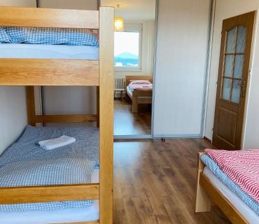 Ceska Lipa Apartamento | Apartman JakoDoma Zelený Gauč hlídané PARKOVÁNÍ u domu ZDARMA