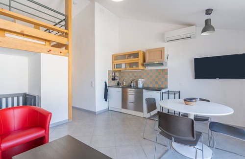 Charleval Apartamento | Apartamento "5 - Au village F3 - climatisé terrasse" con aire acondicionado