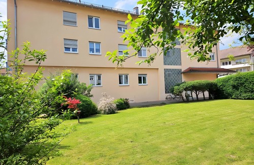 Marktoberdorf Apartamento | Apartment 'Allgäu Space' with Shared Garden, Balcony and Wi-Fi