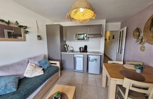 Sables-d'Or-les-Pins Apartamento | Apartamento 'Appartement Au Cap Green' con jardín compartido, balcón y Wi-Fi