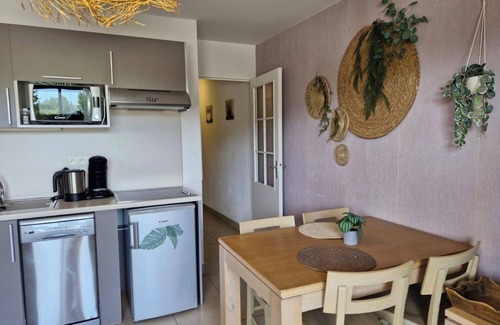 Sables-d'Or-les-Pins Apartamento | Apartamento 'Appartement Au Cap Green' con jardín compartido, balcón y Wi-Fi