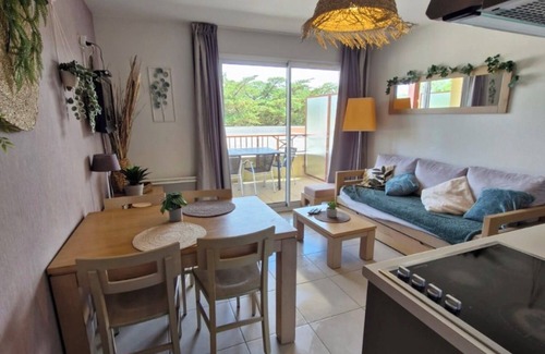 Sables-d'Or-les-Pins Apartamento | Apartamento 'Appartement Au Cap Green' con jardín compartido, balcón y Wi-Fi