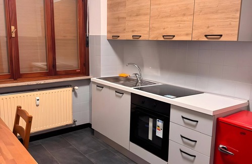 Monfalcone Apartamento | Apartment 'Aris' with Balcony and Air Conditioning