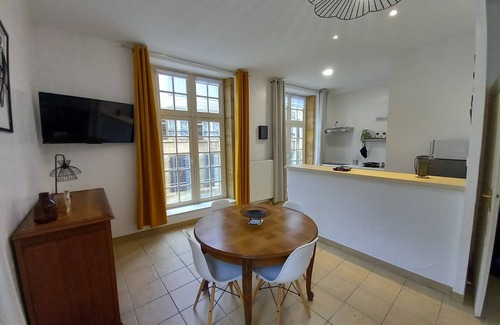 Sedan Apartamento | APARTMENT AT THE FOOT OF THE CHATEAU FORT