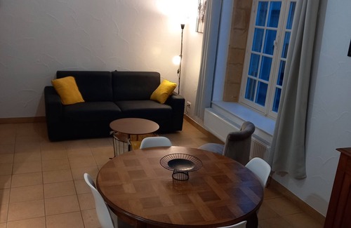 Sedan Apartamento | APARTMENT AT THE FOOT OF THE CHATEAU FORT