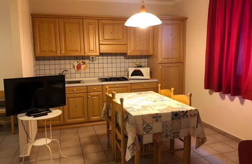 Saint-Denis Apartamento | Apartment 'Becca D'Aver' with Mountain View, Shared Garden and Wi-Fi