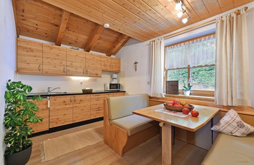 Sluderno Apartamento | Apartamento 'Birkenhof - Wohnung Bichel' con Wi-Fi y balcón