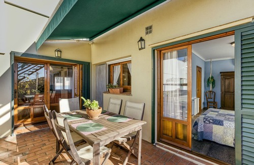 Garriguella Apartamento | Apartment 'Can Coll I' with Private Terrace, Wi-Fi and Air Conditioning