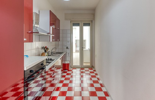 Marina di Andrano Apartamento | Apartamento 'Casa Vacanze Le Carrube' con vistas al mar, terraza privada y aire acondicionado