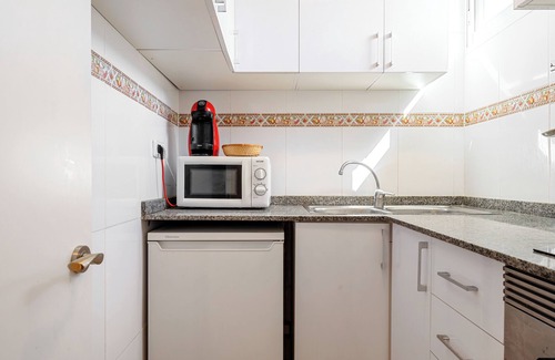 Vinaros Apartamento | Apartamento 'Central Modern 3bdr' con Wi-Fi y aire acondicionado