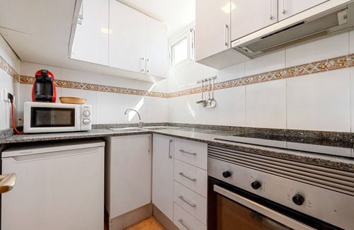 Vinaros Apartamento | Apartamento 'Central Modern 3bdr' con Wi-Fi y aire acondicionado