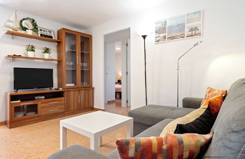 Vinaros Apartamento | Apartamento 'Central Modern 3bdr' con Wi-Fi y aire acondicionado