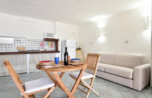 Torre di Bari Apartamento | Apartamento Colori della Sardegna en Villa Belvedere cerca de la playa