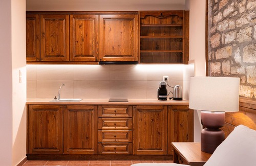 Potamia Apartamento | Apartamento 'Deluxe -Dryopi' con vistas a la montaña, terraza privada y Wi-Fi