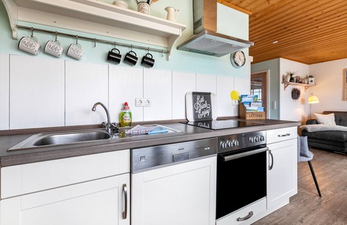 Meldorf Apartamento | Apartamento 'Doppelhaushälfte Ida' con terraza privada, jardín compartido y Wi-Fi