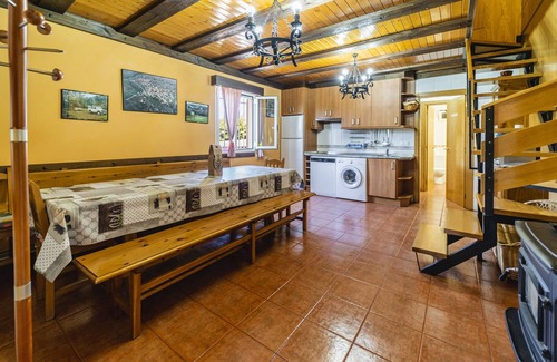 San Adrian de Juarros Apartamento | Apartamento 'Valle De Juarros' con piscina privada, jardín privado y Wi-Fi