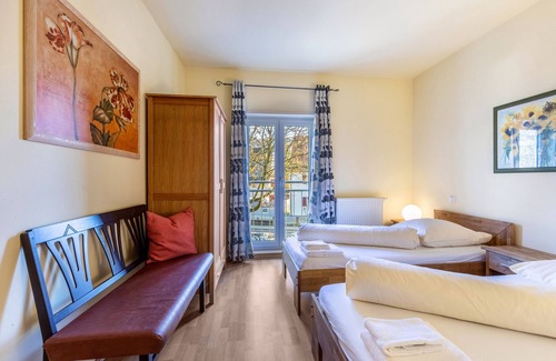 Welden Apartamento | Apartment 'Ferienwohnung Links' with Wi-Fi