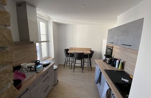 Contrexeville Apartamento | Apartamento-Gaby-Ciudad-Baño privado con ducha-Vista a la Ciudad