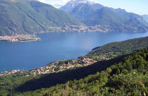 Vignola Apartamento | Apartamento Guattini en Cremia - 6 personas, 3 dormitorios