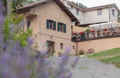 Merana Apartamento | Apartment in Langa Astigiana farmhouse Cascina Galli