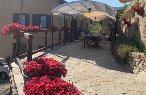 Merana Apartamento | Apartment in Langa Astigiana farmhouse Cascina Galli