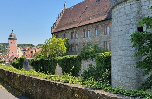 Ochsenfurt Apartamento | Apartamento 'Kellerei5 Wohnung 2' con terraza privada y Wi-Fi