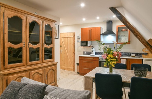 Saint-Beron Apartamento | Apartamento 'Le Petit Refuge' con vistas a las montañas, Wi-Fi y aire acondicionado