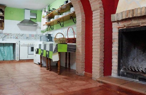 Villacarrillo Apartamento | Apartamento 'Majada La Carrasca' con vistas a la montaña, piscina privada y aire acondicionado.