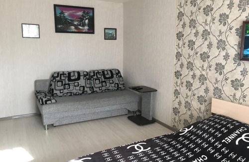 Kirovskiy rayon Apartamento | Apartment on Lodygina street