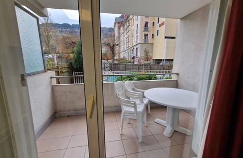 Allevard Apartamento | Apartamento 'Petit Nid Entre Lac Et Montagnes' con piscina compartida, jardín privado y Wi-Fi