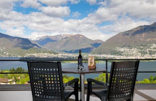 Piazzogna Apartamento | Apartment Residence Miralago - Utoring Apt-A10 by Interhome