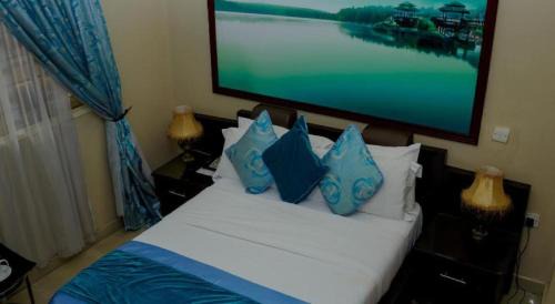 Ikeja Cabina | Apartment Royale Hotel-3 Bd Apartment