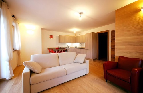 Colle Santa Lucia Apartamento | Apartamento 'Sunny Arabba' con vistas a la montaña, jardín privado y Wi-Fi