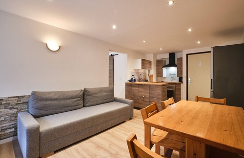 Gresse-en-Vercors Apartamento | Apartment 'Vraiment Comme La Maison' with Shared Pool and Private Terrace