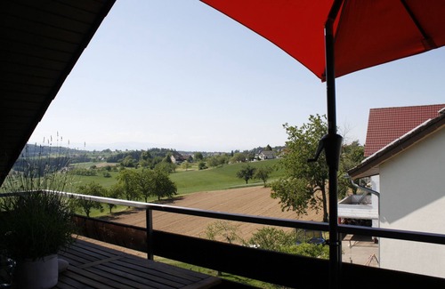 Freiamt Apartamento | Apartamento 'Weitblick' con vistas a la montaña, balcón y Wi-Fi