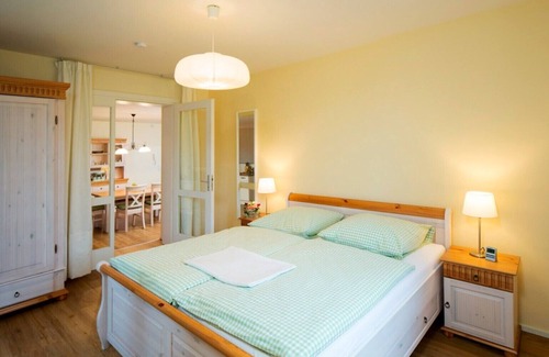 Caputh Apartamento | Apartamento Wilde Rose en la casa de huéspedes Bergvilla