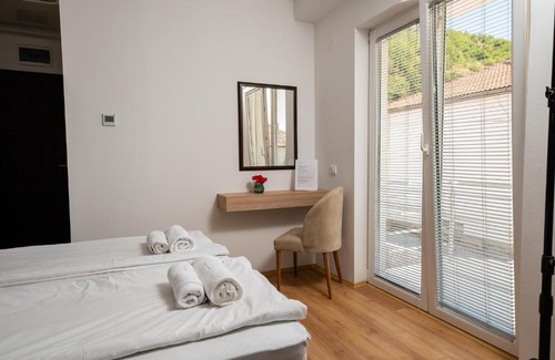 Pestani Hotel | Apartments Bashoski