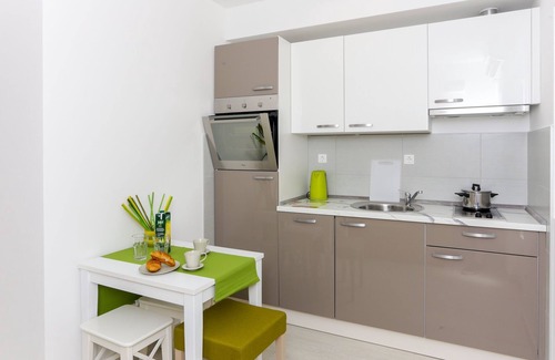 Saplunara Apartamento | Apartments Posta - Superior One-Bedroom Apartment with Terrace and Sea View - Apartman 7