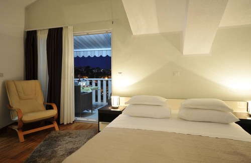 Trogir Hotel | Apartments & Rooms Villa Maslina