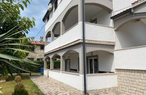 Funtana Casa | Apartments & Zimmer Jasmine