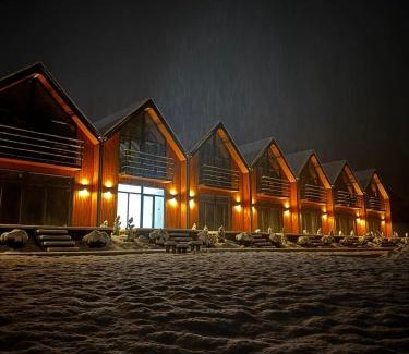 Yablunytsya Chalet De Esquí | Apex Panorama Hotel by YOLO