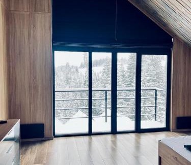 Yablunytsya Chalet De Esquí | Apex Panorama Hotel by YOLO
