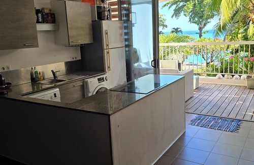 Arue Apartamento | API DAYS SUITE Lafayette Beach Apartment in beachfront hotel residence.
