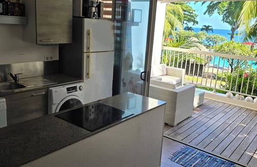 Arue Apartamento | API DAYS SUITE Lafayette Beach Apartment in beachfront hotel residence.