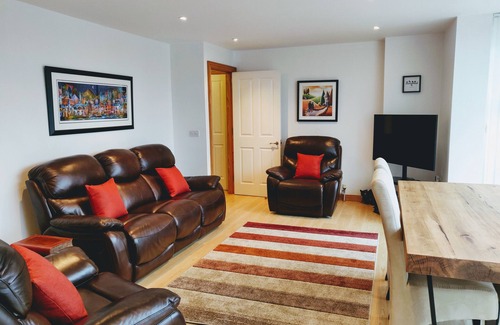 Newcastle Apartamento | Apiary Apartment (Private Balcony & 2mins to Sea)