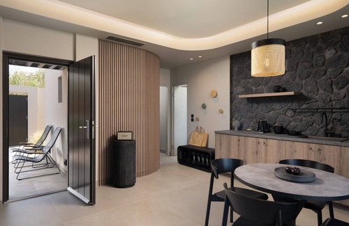 Pyrgos Apartamento | Apikia Santorini - Adults Only