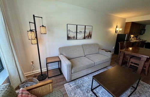 Vernon Condominio | Appalachian @ Mtn Creek Pool Hot Tubs Sauna Gym Deck Mtn Front #330