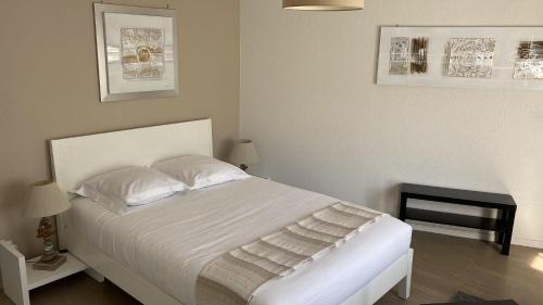 La Metare - Le Portail Rouge Apartamento | Appart' Hôtel Fauriel Saint-Etienne Parking privé balcon wifi