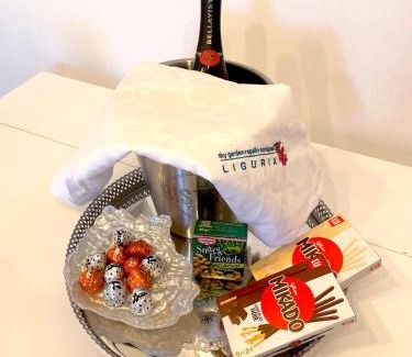 Rezza Apartamento | Appartamento Rapallo Sky Garden Maria Jose Liguria - Attico vista mare - Terraces - 2 bagni- 2 Camera da Letto - Box, Wi-fi, Idromassaggio Free inteiro Attico per Voi, con Ascensore