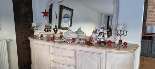Givet Apartamento | Appartement 4 chambres Sur la Cave